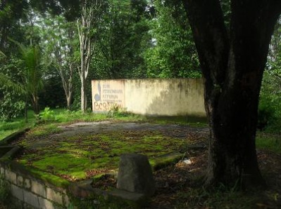 Buperkepurun_panggung