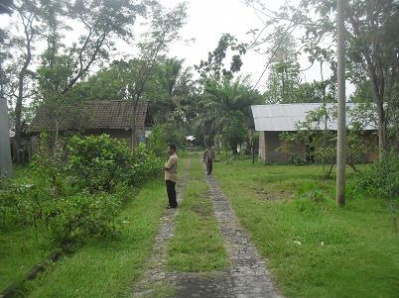 Buperkepurun_jalan