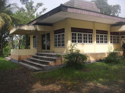 Buperkepurun_joglo1