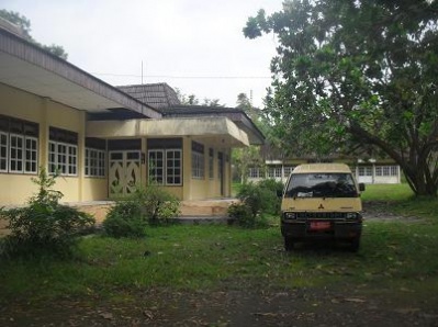Buperkepurun_joglo2